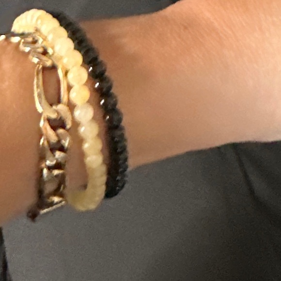 Hematite dainty single string beaded bracelet/protection bracelet - Picture 3 of 4